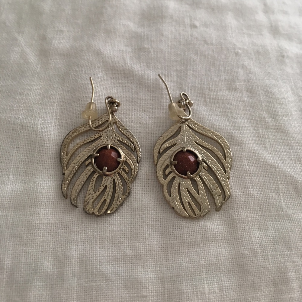 Kendra Scott feather earrings!